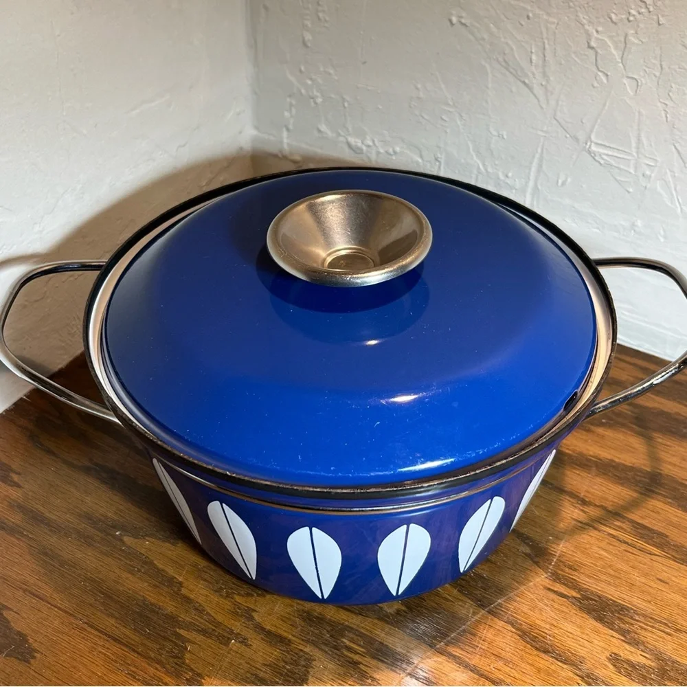 Catherine Holm Navy Blue White Enamelware Lotus Flower Covered Pot Vintage